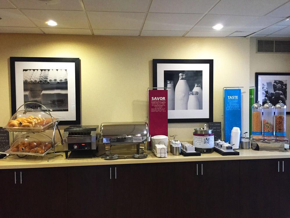 Ramada By Wyndham Niagara Falls By The River Exterior foto